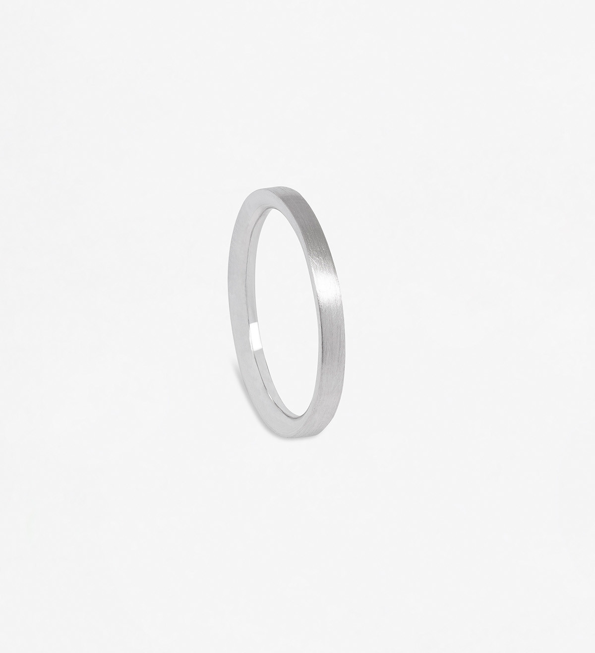 18k white gold wedding band 2mm woman
